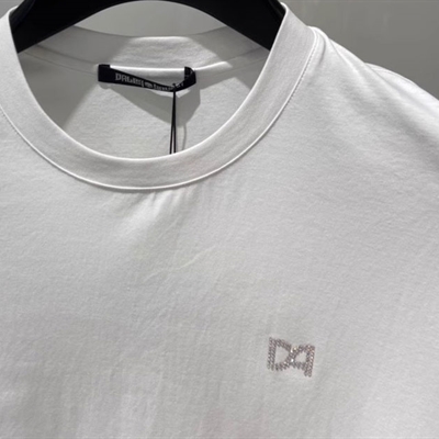 市场上装-T恤-欧货T恤