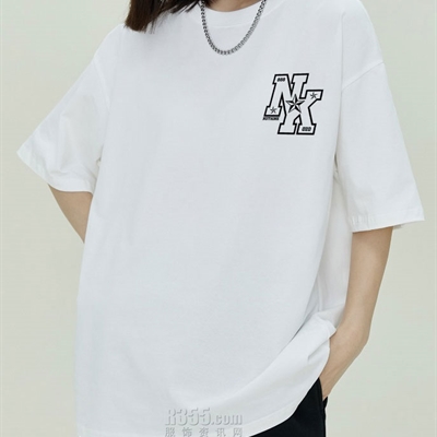 市场上装-T恤-电商T恤