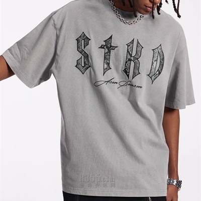 市场上装-T恤-电商T恤