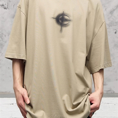 市场上装-T恤-电商T恤