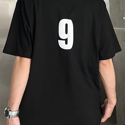 市场上装-T恤-电商T恤