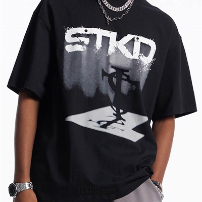 市场上装-T恤-电商T恤