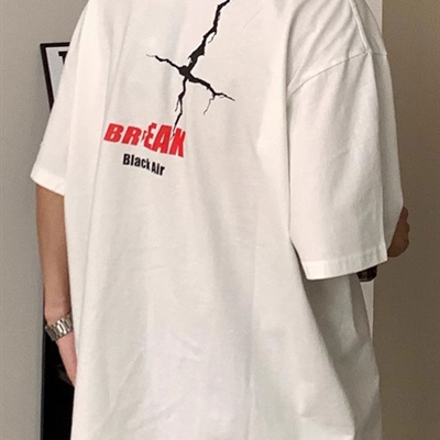 市场上装-T恤-电商T恤