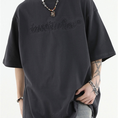 市场上装-T恤-电商T恤