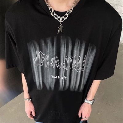 市场上装-T恤-电商T恤