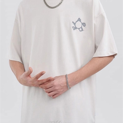 市场上装-T恤-电商T恤