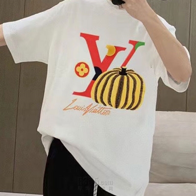 市场上装-T恤-欧货T恤