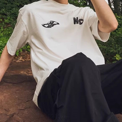 市场上装-T恤-电商T恤