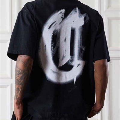 市场上装-T恤-电商T恤