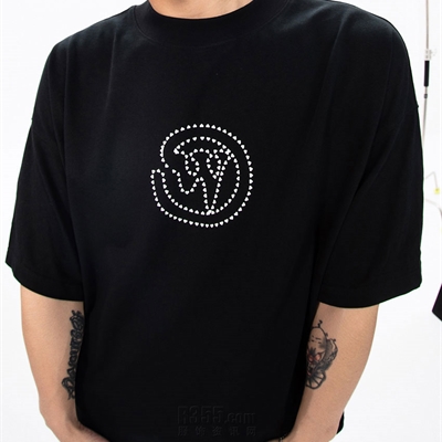 市场上装-T恤-电商T恤