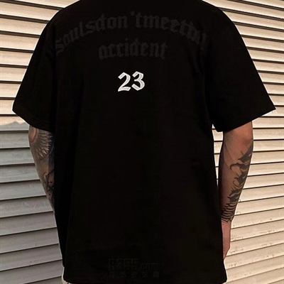 市场上装-T恤-电商T恤