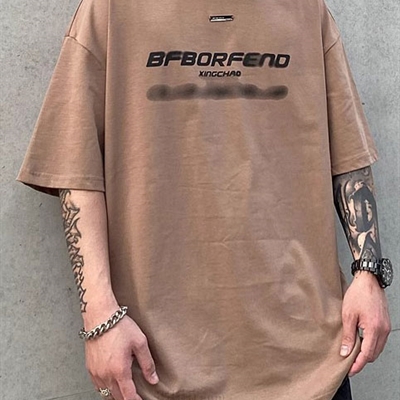 市场上装-T恤-电商T恤