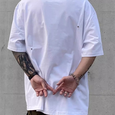 市场上装-T恤-电商T恤