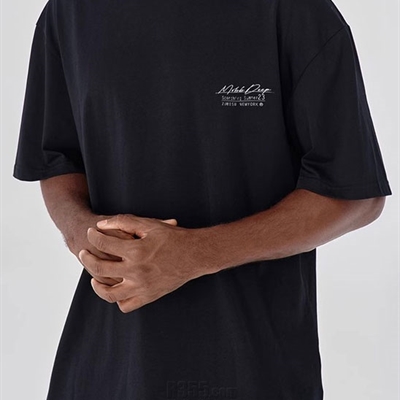 市场上装-T恤-电商T恤