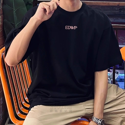 市场上装-T恤-电商T恤