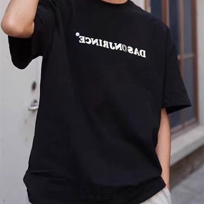 市场上装-T恤-电商T恤