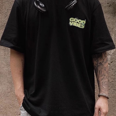 市场上装-T恤-电商T恤