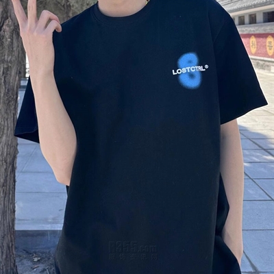 市场上装-T恤-电商T恤