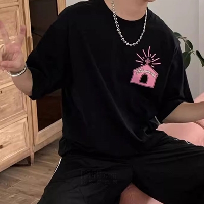 市场上装-T恤-电商T恤