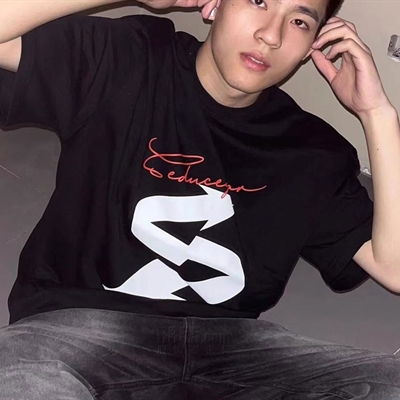 市场上装-T恤-电商T恤