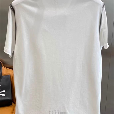 市场上装-T恤-欧货T恤