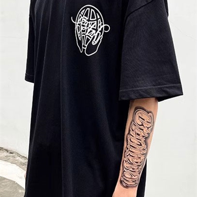 市场上装-T恤-电商T恤