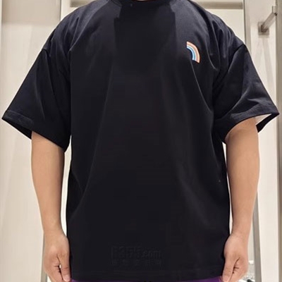 市场上装-T恤-电商T恤