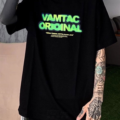 市场上装-T恤-电商T恤