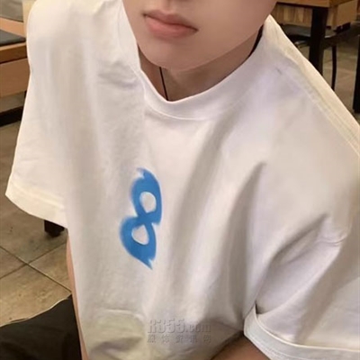 市场上装-T恤-电商T恤