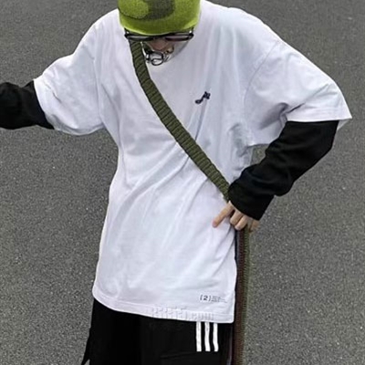 市场上装-T恤-电商T恤