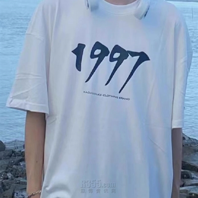 市场上装-T恤-电商T恤