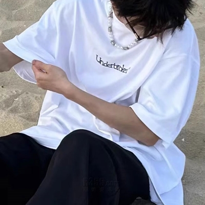 市场上装-T恤-电商T恤