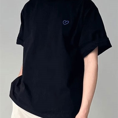 市场上装-T恤-电商T恤