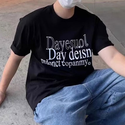 市场上装-T恤-电商T恤