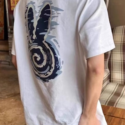 市场上装-T恤-电商T恤