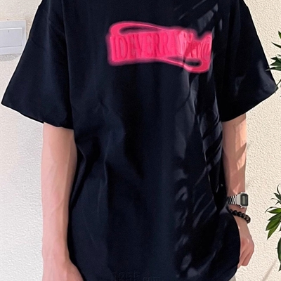 市场上装-T恤-电商T恤