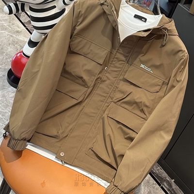 市场上装-夹克-休闲夹克