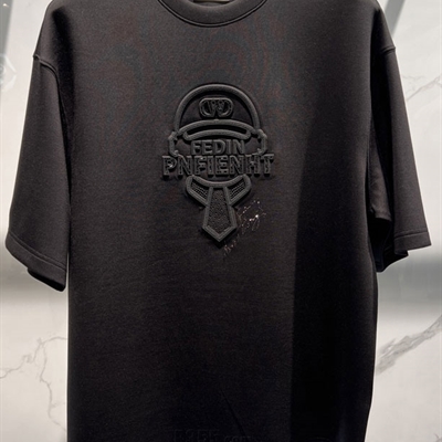 市场上装-T恤-欧货T恤