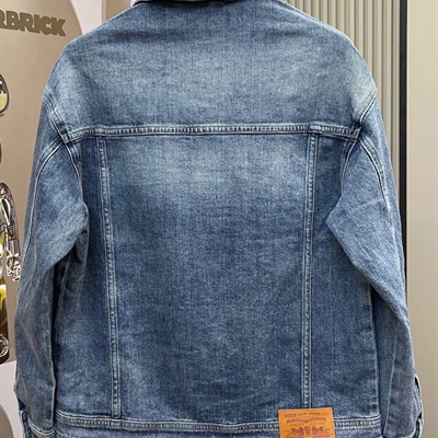 市场上装-夹克-休闲夹克