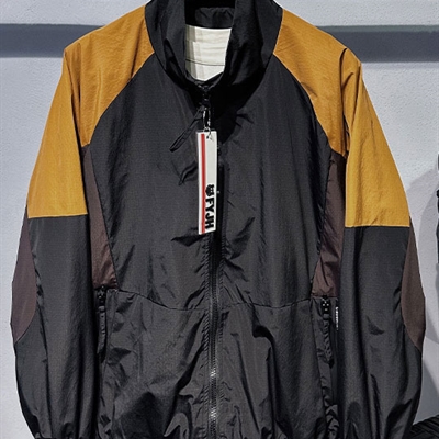 市场上装-夹克-休闲夹克