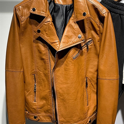 市场上装-皮衣-休闲皮衣