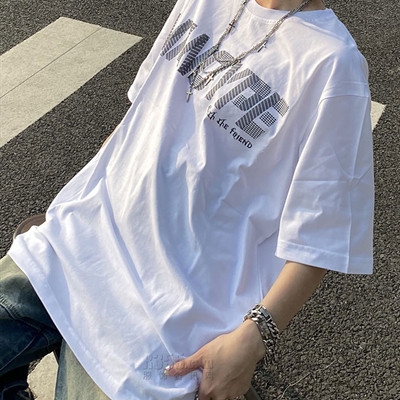 市场上装-T恤-电商T恤