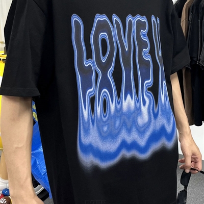 市场上装-T恤-电商T恤