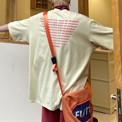 市场上装-T恤-电商T恤