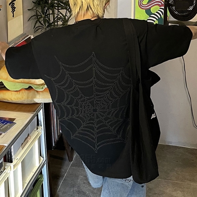 市场上装-T恤-电商T恤