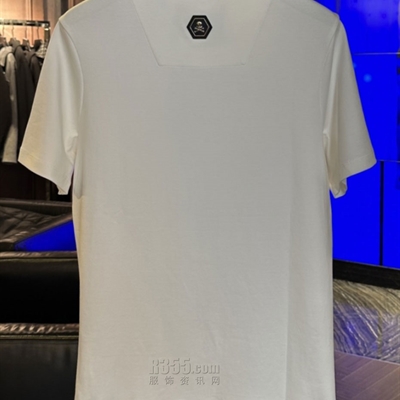 市场上装-T恤-欧货T恤