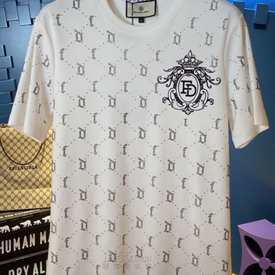 市场上装-T恤-欧货T恤