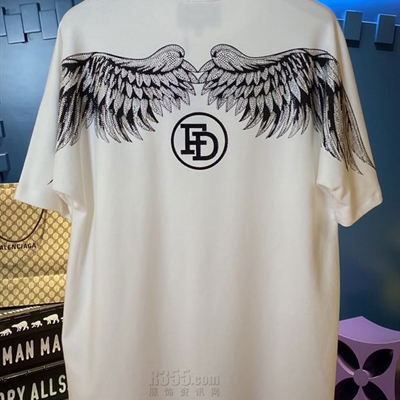 市场上装-T恤-欧货T恤