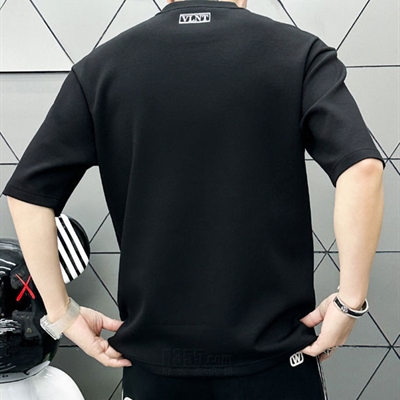 市场上装-T恤-欧货T恤