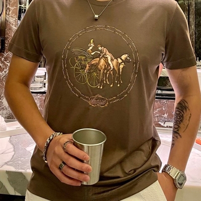 市场上装-T恤-欧货T恤